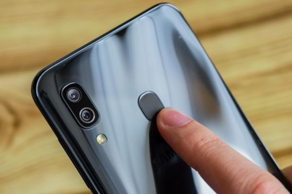 Обзор Samsung Galaxy A30 — самый сбалансированный середнячок? Обзор Samsung Galaxy A30 — самый сбалансированный середнячок?