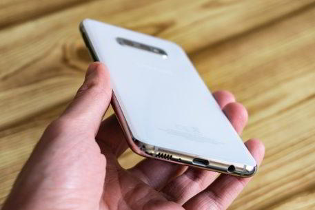 Обзор Samsung Galaxy S10e — лучший компактный флагман Обзор Samsung Galaxy S10e — лучший компактный флагман