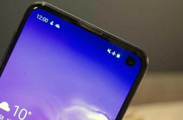 Обзор Samsung Galaxy S10e: почти все навороты по меньшей цене Обзор Samsung Galaxy S10e: почти все навороты по меньшей цене
