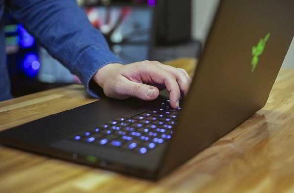 Обзор Razer Blade (2019): отличный ноутбук для игр и работы Обзор Razer Blade (2019): отличный ноутбук для игр и работы
