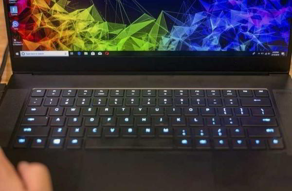 Обзор Razer Blade (2019): отличный ноутбук для игр и работы Обзор Razer Blade (2019): отличный ноутбук для игр и работы
