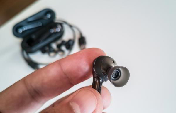 Обзор и опыт эксплуатации Huawei FreeBuds - крутая неидеальная гарнитура Обзор и опыт эксплуатации Huawei FreeBuds - крутая неидеальная гарнитура