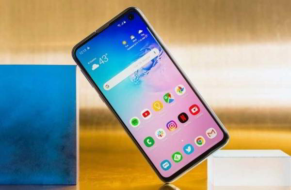 Обзор Samsung Galaxy S10e: почти все навороты по меньшей цене Обзор Samsung Galaxy S10e: почти все навороты по меньшей цене