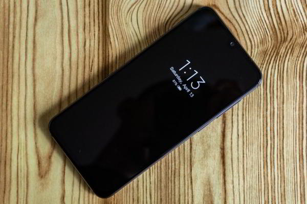 Обзор Xiaomi Mi 9 SE - компактный и немного упрощенный флагман