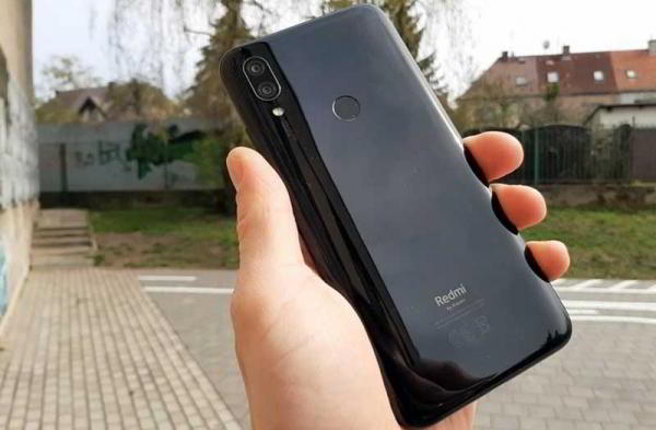 Обзор Xiaomi Redmi 7: по-прежнему отличного бюджетного телефона Обзор Xiaomi Redmi 7: по-прежнему отличного бюджетного телефона