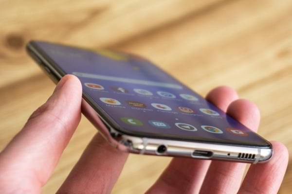 Обзор Samsung Galaxy S10e — лучший компактный флагман Обзор Samsung Galaxy S10e — лучший компактный флагман
