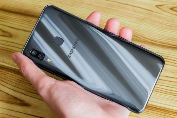 Обзор Samsung Galaxy A30 — самый сбалансированный середнячок? Обзор Samsung Galaxy A30 — самый сбалансированный середнячок?