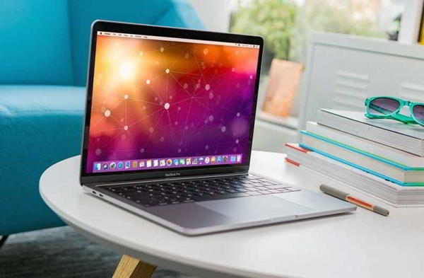 Обзор Apple MacBook Pro 13 с тачбаром — красивого и несовершенного ноутбука Обзор Apple MacBook Pro 13 с тачбаром — красивого и несовершенного ноутбука
