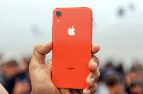 Взгляд на новые телефоны Apple: iPhone XS, XS Max и iPhone XR Взгляд на новые телефоны Apple: iPhone XS, XS Max и iPhone XR
