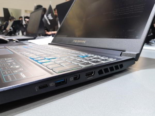 Acer показала ноутбук с выдвижной клавиатурой и другие новинки (18 фото) Acer показала ноутбук с выдвижной клавиатурой и другие новинки (18 фото)