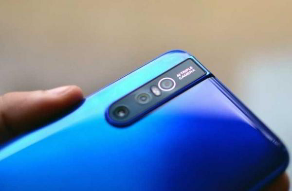 Обзор Vivo V15 Pro: отличный экран и невероятные камеры Обзор Vivo V15 Pro: отличный экран и невероятные камеры