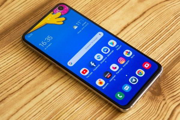 Обзор Samsung Galaxy S10e — лучший компактный флагман Обзор Samsung Galaxy S10e — лучший компактный флагман