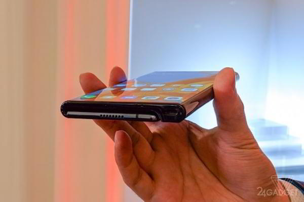 Складной смартфон Huawei Mate X - живые фото, дата выхода в продажу и цены (10 фото) Складной смартфон Huawei Mate X - живые фото, дата выхода в продажу и цены (10 фото)