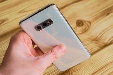 Обзор Samsung Galaxy S10e — лучший компактный флагман Обзор Samsung Galaxy S10e — лучший компактный флагман