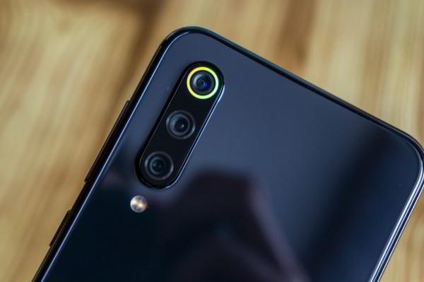 Обзор Xiaomi Mi 9 SE - компактный и немного упрощенный флагман