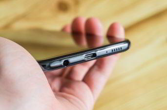 Обзор Samsung Galaxy A30 — самый сбалансированный середнячок? Обзор Samsung Galaxy A30 — самый сбалансированный середнячок?