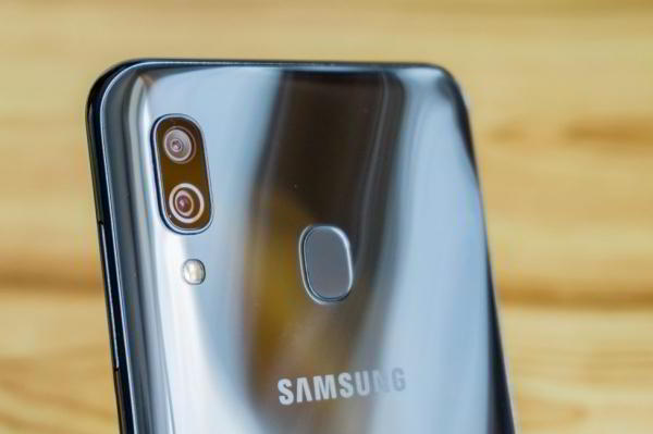Обзор Samsung Galaxy A30 — самый сбалансированный середнячок? Обзор Samsung Galaxy A30 — самый сбалансированный середнячок?