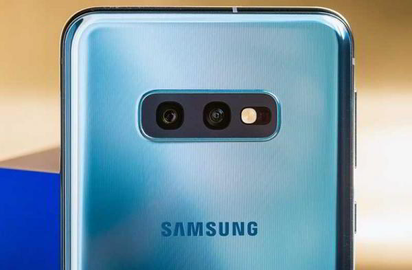 Обзор Samsung Galaxy S10e: почти все навороты по меньшей цене Обзор Samsung Galaxy S10e: почти все навороты по меньшей цене