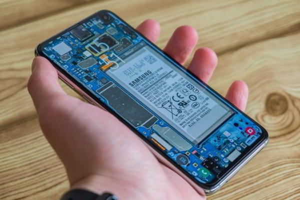 Обзор Samsung Galaxy S10e — лучший компактный флагман Обзор Samsung Galaxy S10e — лучший компактный флагман