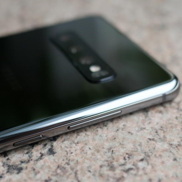 Обзор смартфона Samsung Galaxy S10+: новая планка для флагманов