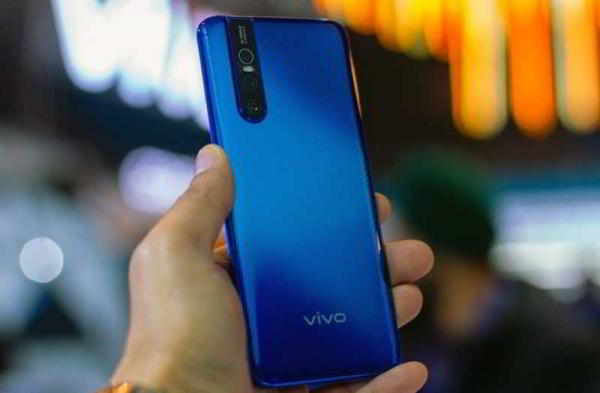 Обзор Vivo V15 Pro: отличный экран и невероятные камеры Обзор Vivo V15 Pro: отличный экран и невероятные камеры