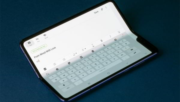 Названа причина ненадежности складного Samsung Galaxy Fold Названа причина ненадежности складного Samsung Galaxy Fold