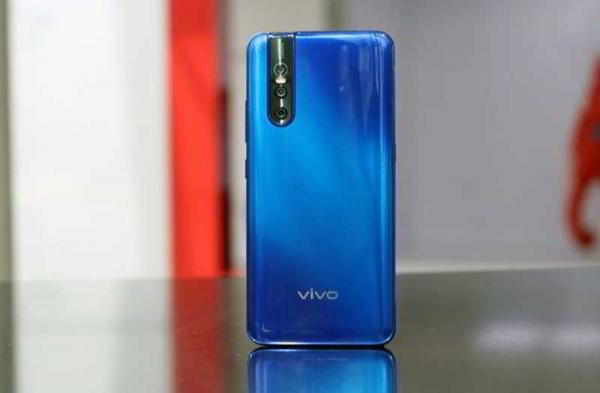 Обзор Vivo V15 Pro: отличный экран и невероятные камеры Обзор Vivo V15 Pro: отличный экран и невероятные камеры