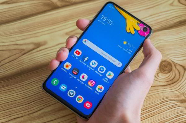 Обзор Samsung Galaxy S10e — лучший компактный флагман Обзор Samsung Galaxy S10e — лучший компактный флагман