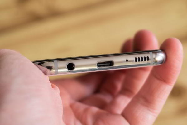 Обзор Samsung Galaxy S10e — лучший компактный флагман Обзор Samsung Galaxy S10e — лучший компактный флагман