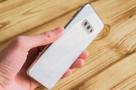 Обзор Samsung Galaxy S10e — лучший компактный флагман Обзор Samsung Galaxy S10e — лучший компактный флагман
