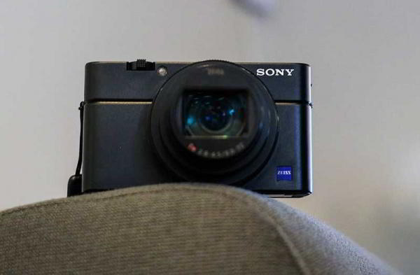 Обзор Sony RX100 VI: лучшая компактная камера в кармане Обзор Sony RX100 VI: лучшая компактная камера в кармане