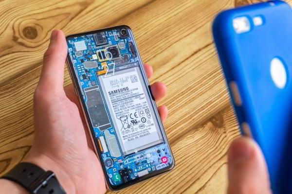 Обзор Samsung Galaxy S10e — лучший компактный флагман Обзор Samsung Galaxy S10e — лучший компактный флагман