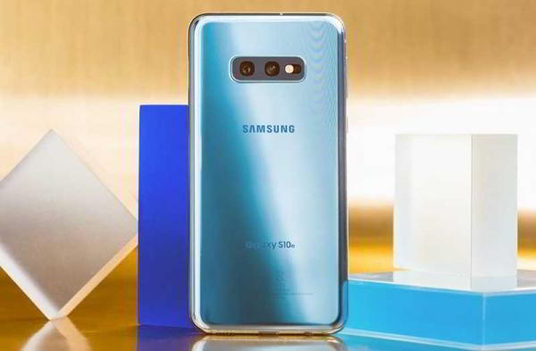 Обзор Samsung Galaxy S10e: почти все навороты по меньшей цене Обзор Samsung Galaxy S10e: почти все навороты по меньшей цене