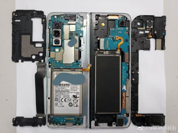Складной смартфон Samsung Galaxy Fold показали изнутри (5 фото) Складной смартфон Samsung Galaxy Fold показали изнутри (5 фото)