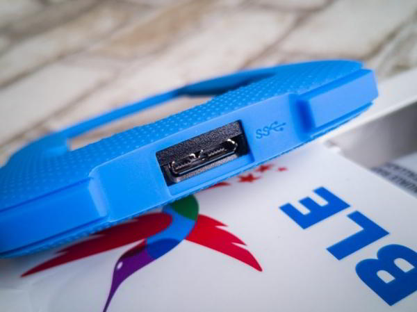 Обзор внешнего HDD ADATA HD330: Тонко и прочно Обзор внешнего HDD ADATA HD330: Тонко и прочно
