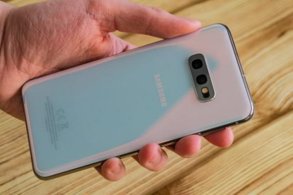 Обзор Samsung Galaxy S10e — лучший компактный флагман Обзор Samsung Galaxy S10e — лучший компактный флагман