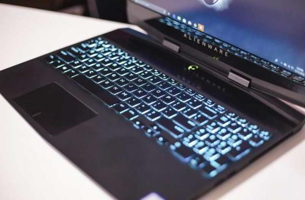 Обзор Alienware m15 серьёзного игрового ноутбука Обзор Alienware m15 серьёзного игрового ноутбука
