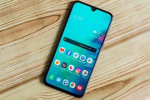Обзор Samsung Galaxy A40 &mdash; компактный средний класс