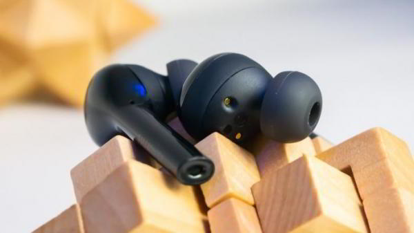 Обзор гарнитуры Huawei FreeBuds Lite. Полностью беспроводная красотка Обзор гарнитуры Huawei FreeBuds Lite. Полностью беспроводная красотка