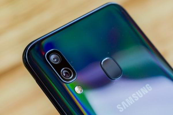 Обзор Samsung Galaxy A40 &mdash; компактный средний класс