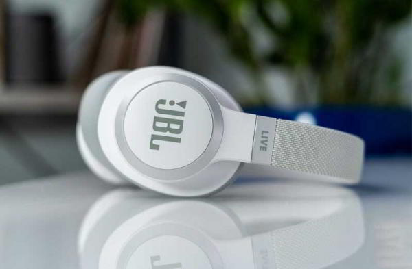 Обзор JBL Live 650BTNC: прекрасный компаньон для ежедневной музыки Обзор JBL Live 650BTNC: прекрасный компаньон для ежедневной музыки