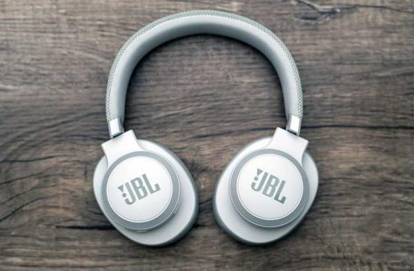 Обзор JBL Live 650BTNC: прекрасный компаньон для ежедневной музыки Обзор JBL Live 650BTNC: прекрасный компаньон для ежедневной музыки