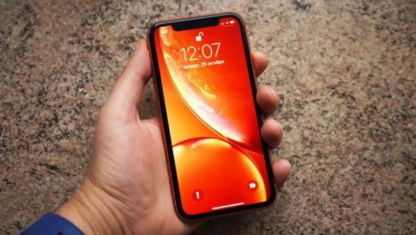 Каким окажется двухкамерный iPhone XR 2019: рендеры Каким окажется двухкамерный iPhone XR 2019: рендеры