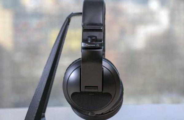 Обзор Pioneer HDJ-X5BT наушников для клуба и улицы Обзор Pioneer HDJ-X5BT наушников для клуба и улицы