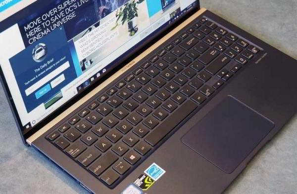 Обзор Asus ZenBook 15 UX533 производительного ноутбука в компактном корпусе Обзор Asus ZenBook 15 UX533 производительного ноутбука в компактном корпусе