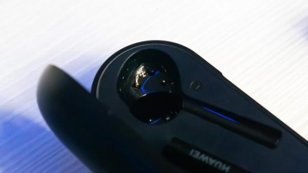 Обзор гарнитуры Huawei FreeBuds Lite. Полностью беспроводная красотка Обзор гарнитуры Huawei FreeBuds Lite. Полностью беспроводная красотка