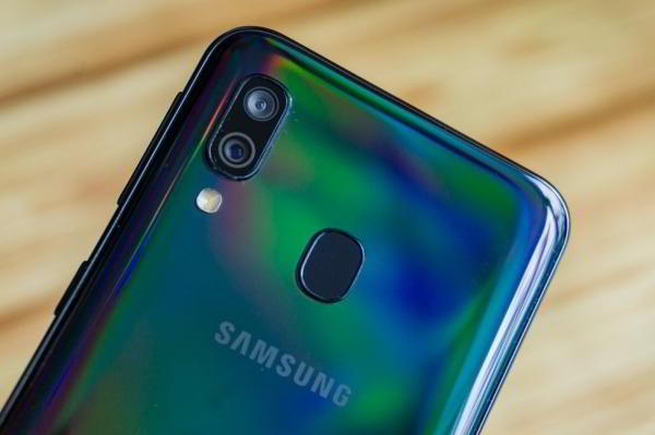 Обзор Samsung Galaxy A40 &mdash; компактный средний класс