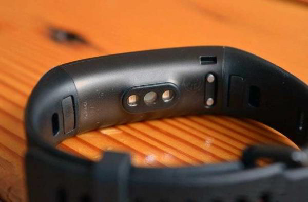 Обзор Huawei Band 3 Pro: все фитнес-функции по доступной цене Обзор Huawei Band 3 Pro: все фитнес-функции по доступной цене