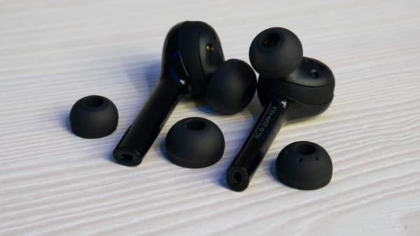 Обзор гарнитуры Huawei FreeBuds Lite. Полностью беспроводная красотка Обзор гарнитуры Huawei FreeBuds Lite. Полностью беспроводная красотка