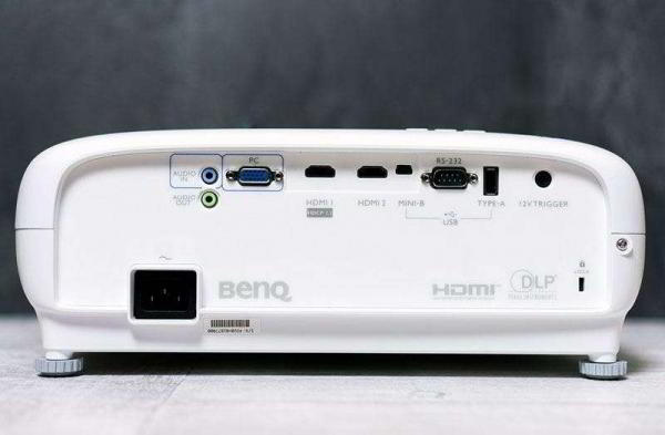 BenQ W1700 &mdash; Обзор 4K HDR проектора по цене хорошего телевизора